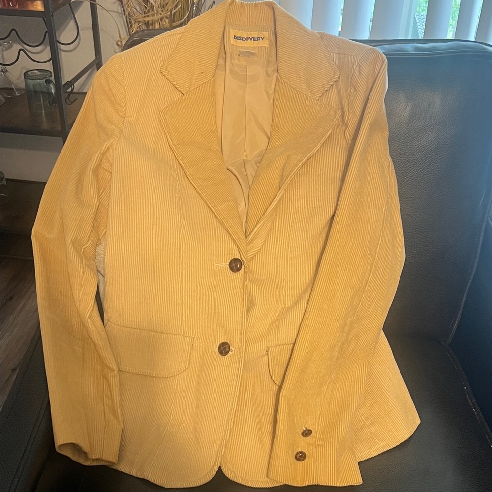 Discovery Women's Light Tan Blazer
